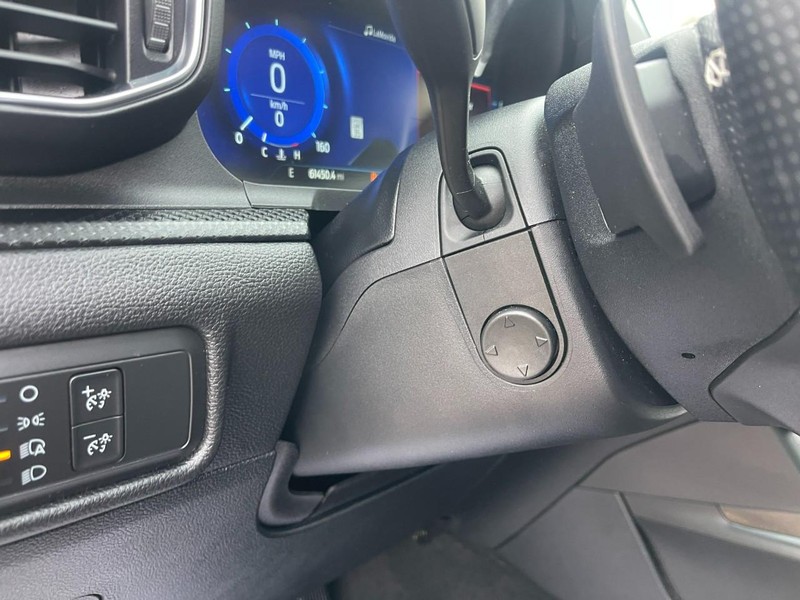 Ford Explorer Vehicle Image 16