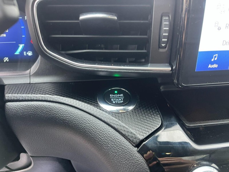 Ford Explorer Vehicle Image 24