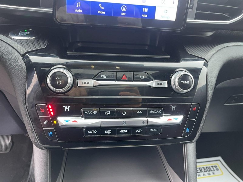 Ford Explorer Vehicle Image 26