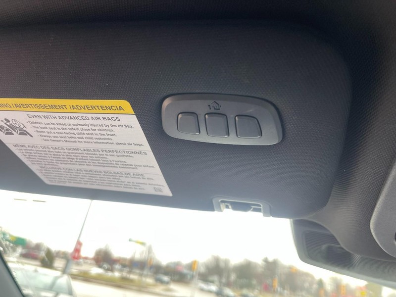 Ford Explorer Vehicle Image 30