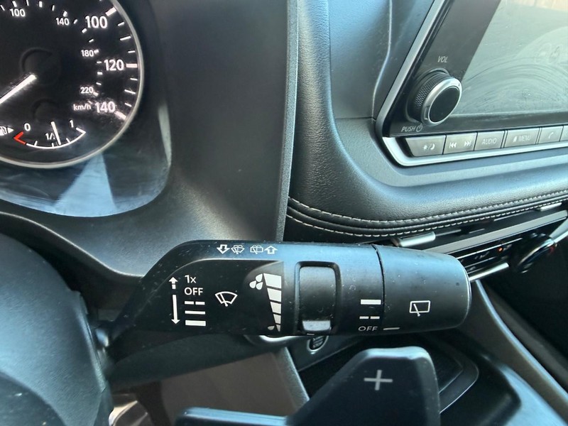 Nissan Rogue Vehicle Image 22