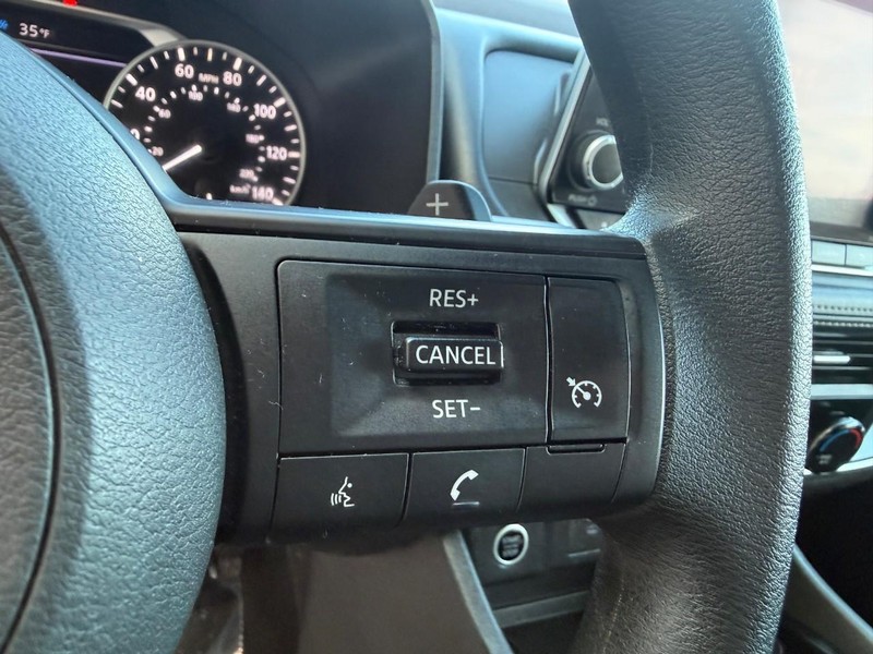 Nissan Rogue Vehicle Image 23