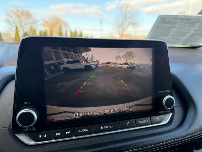 Nissan Rogue Vehicle Image 29