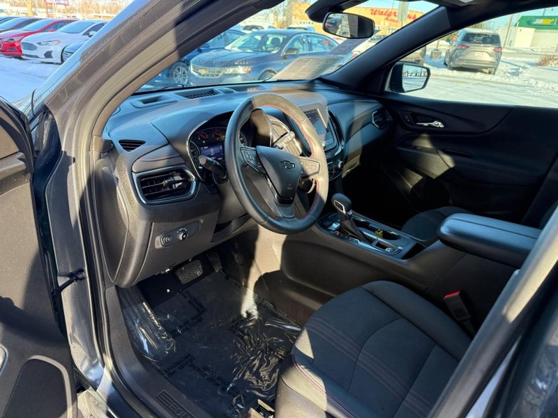 Chevrolet Equinox Vehicle Image 10