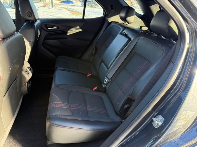 Chevrolet Equinox Vehicle Image 11