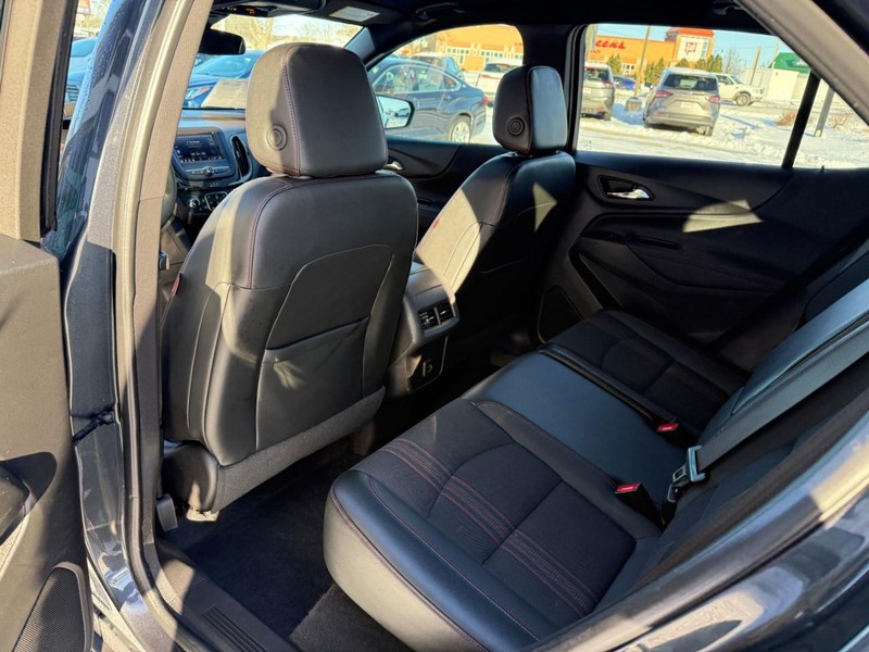 Chevrolet Equinox Vehicle Image 12