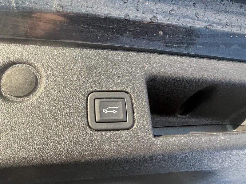 Chevrolet Equinox Vehicle Image 13