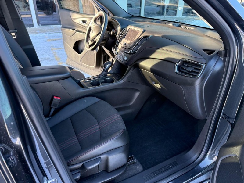 Chevrolet Equinox Vehicle Image 17