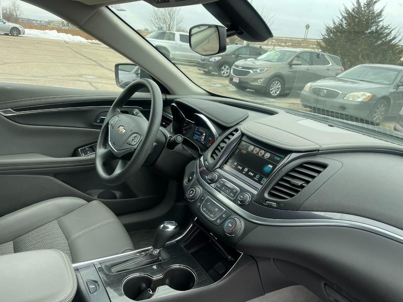 Chevrolet Impala Vehicle Image 02