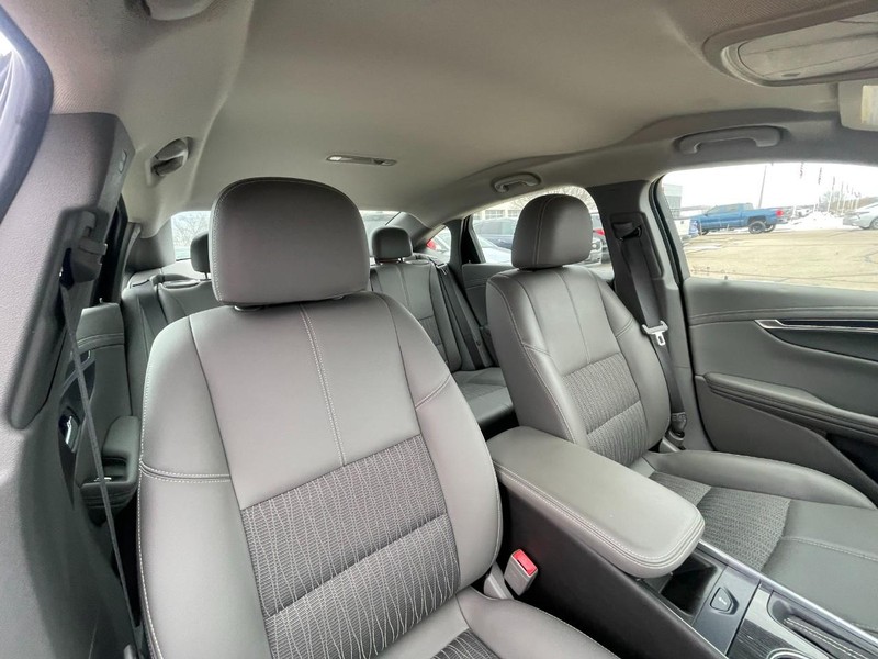 Chevrolet Impala Vehicle Image 04