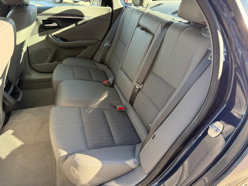 Chevrolet Impala Vehicle Image 11