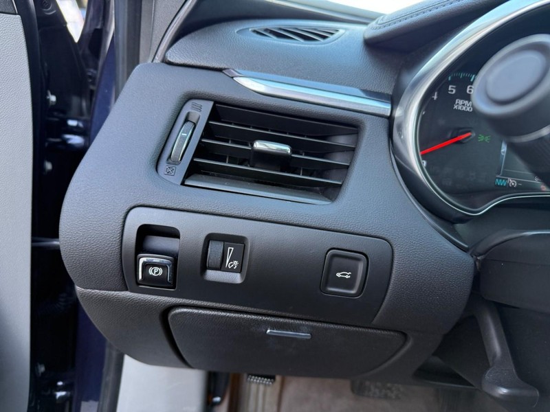 Chevrolet Impala Vehicle Image 17