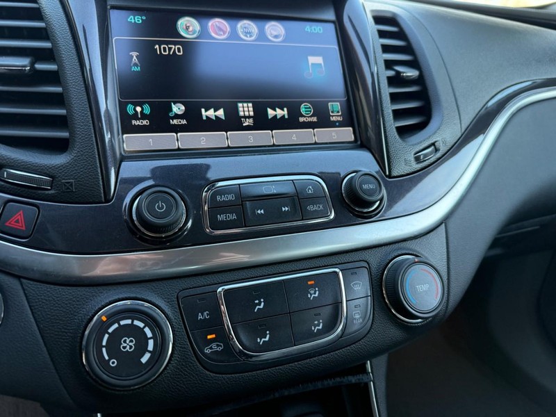 Chevrolet Impala Vehicle Image 25