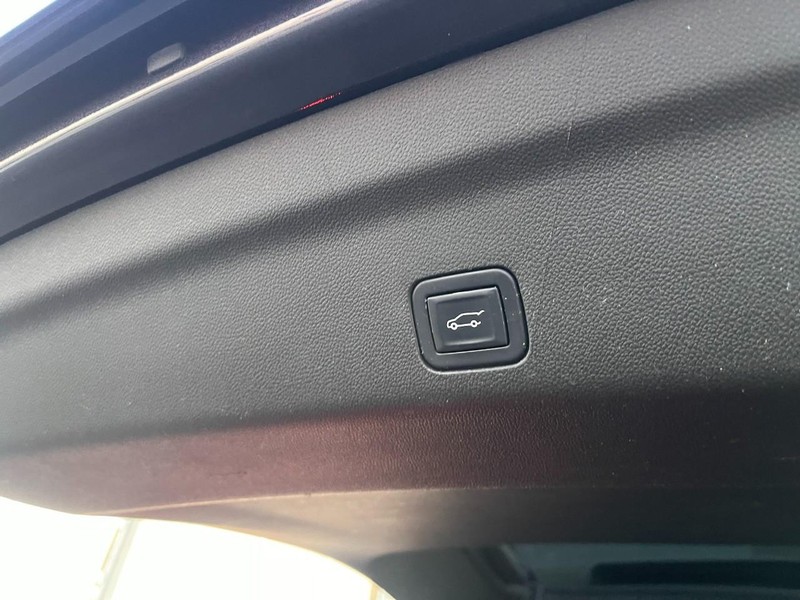 Chevrolet Tahoe Vehicle Image 18