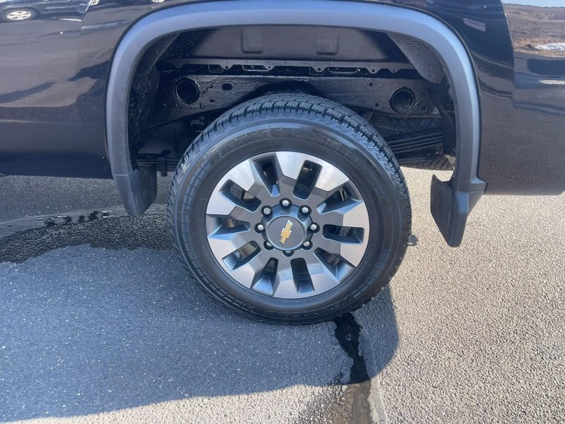 Chevrolet Silverado 2500HD Vehicle Image 05