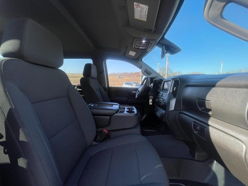 Chevrolet Silverado 2500HD Vehicle Image 10