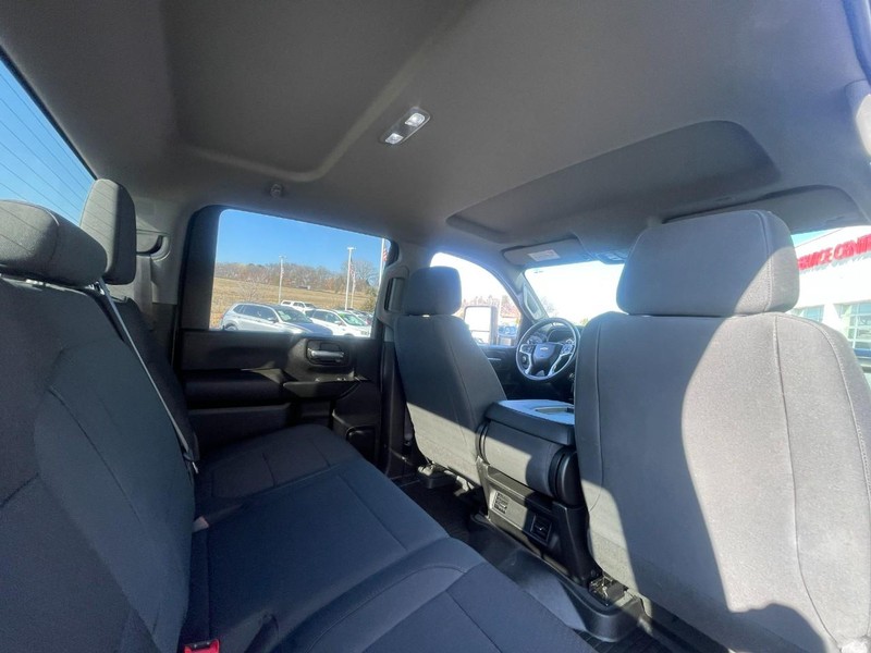 Chevrolet Silverado 2500HD Vehicle Image 13