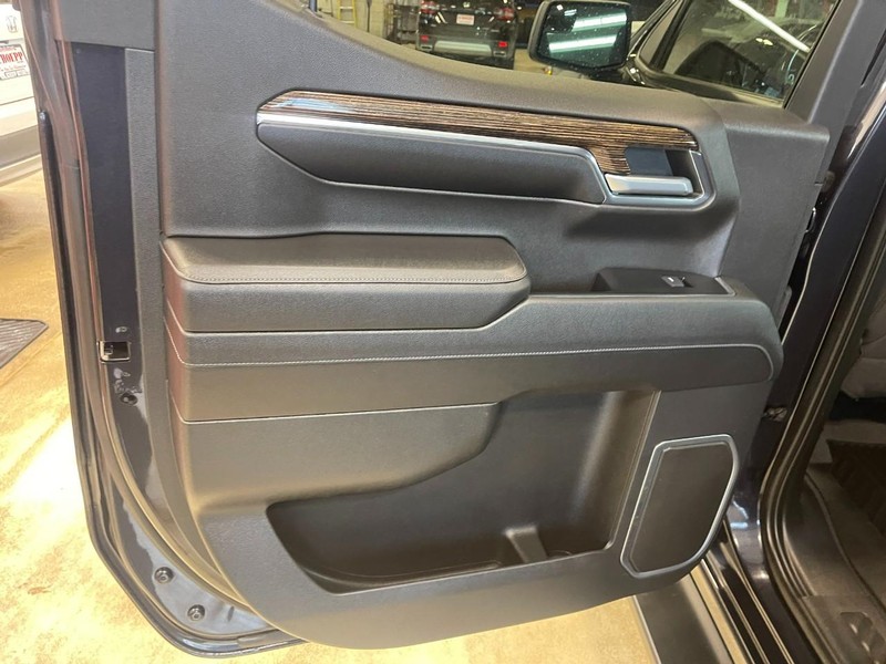 GMC Sierra 1500 Vehicle Image 17