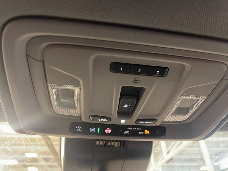 GMC Sierra 1500 Vehicle Image 32