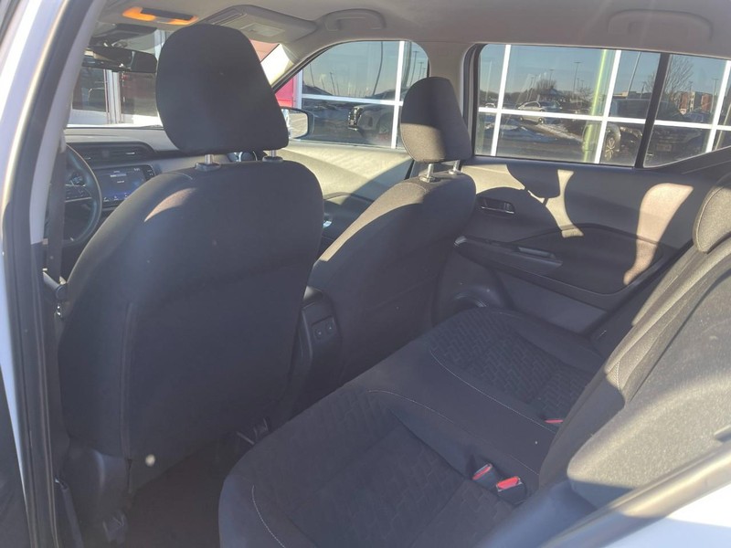 Nissan Kicks Vehicle Image 15