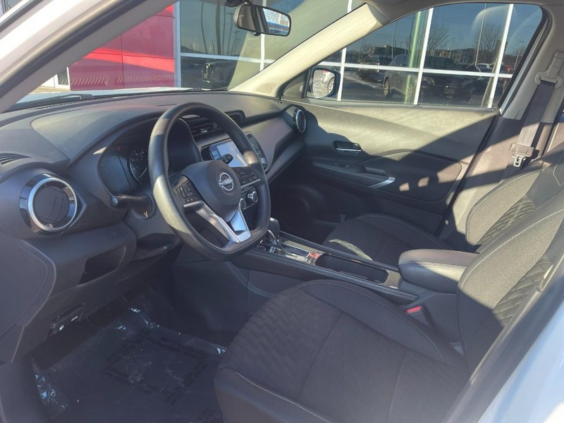 Nissan Kicks Vehicle Image 17