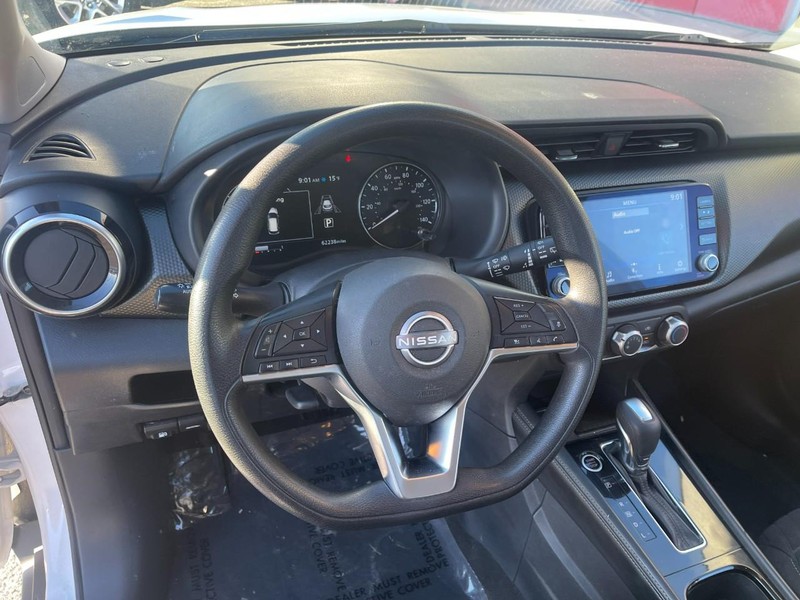 Nissan Kicks Vehicle Image 18