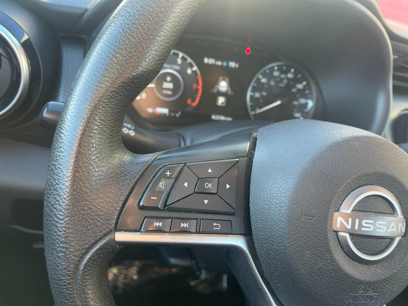 Nissan Kicks Vehicle Image 19