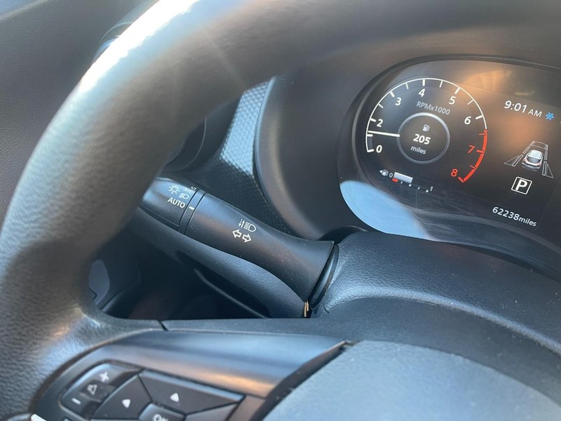 Nissan Kicks Vehicle Image 21