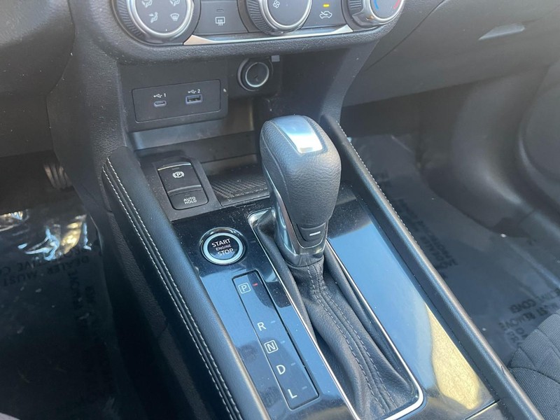 Nissan Kicks Vehicle Image 24