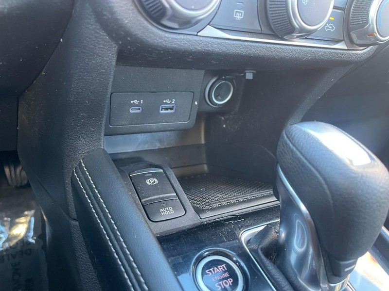 Nissan Kicks Vehicle Image 25