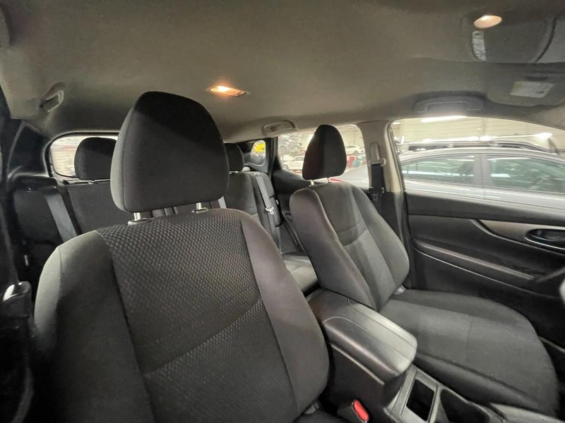 Nissan Rogue Sport Vehicle Image 04