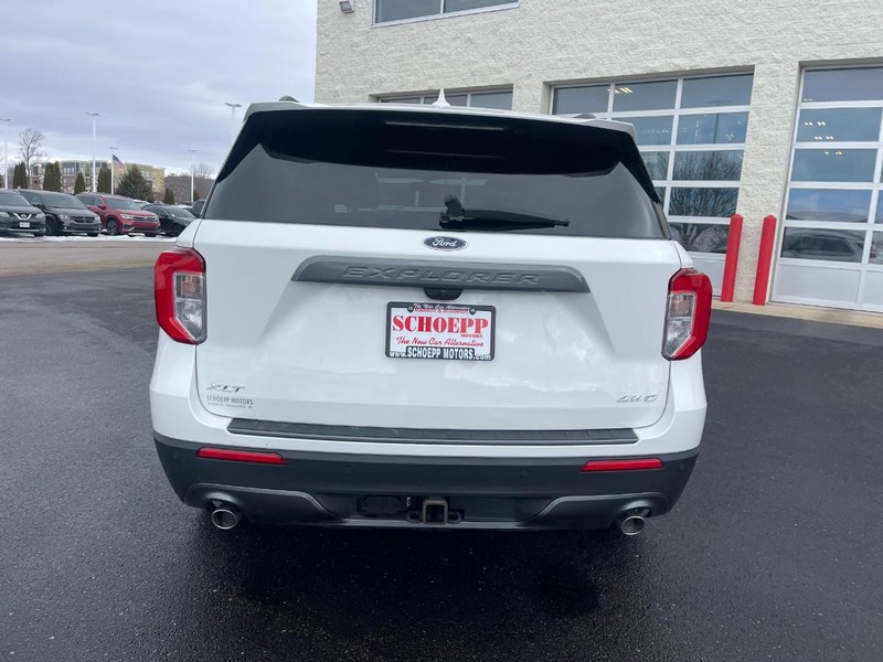 Ford Explorer Vehicle Image 04