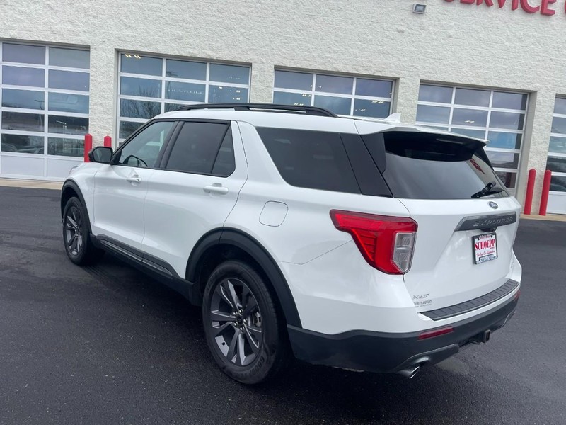 Ford Explorer Vehicle Image 05