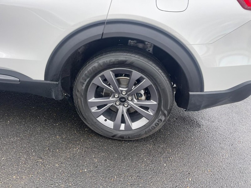 Ford Explorer Vehicle Image 06