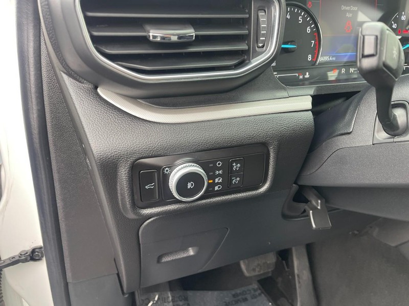 Ford Explorer Vehicle Image 24