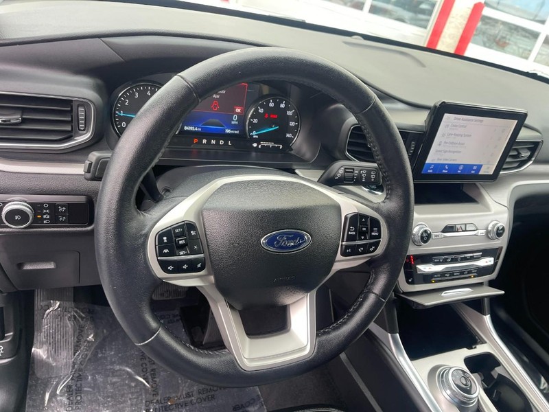 Ford Explorer Vehicle Image 25