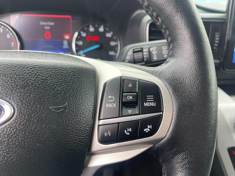 Ford Explorer Vehicle Image 27