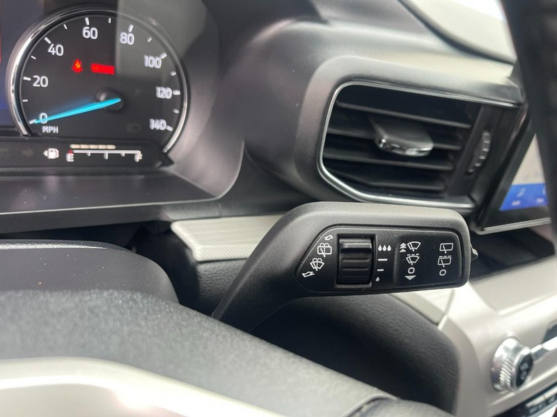 Ford Explorer Vehicle Image 29