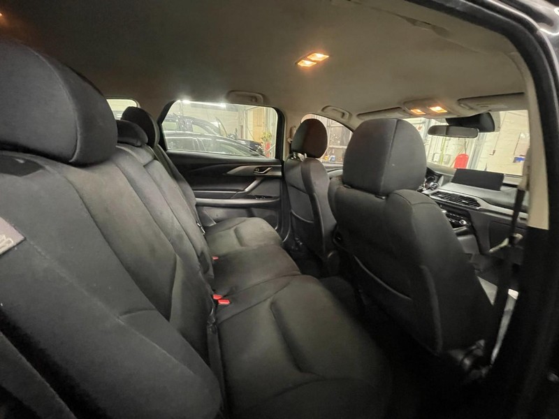 Mazda CX-9 Vehicle Image 04