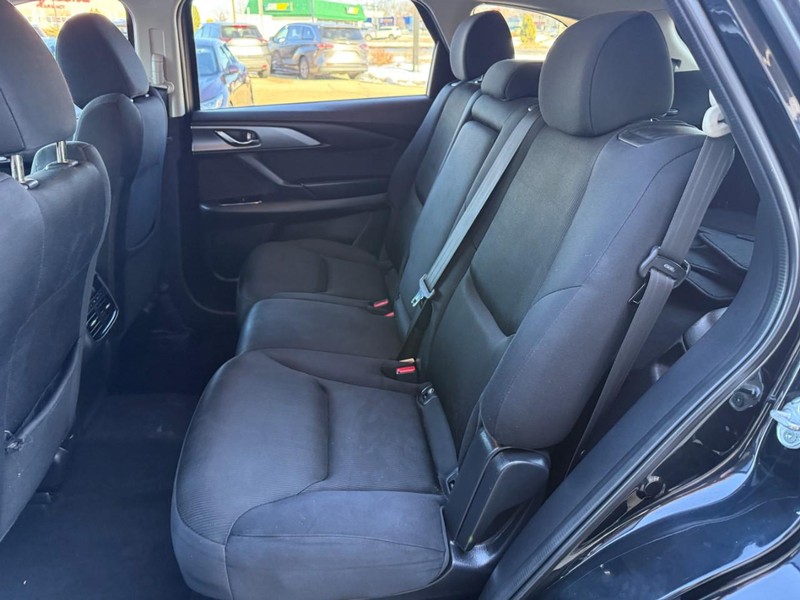 Mazda CX-9 Vehicle Image 11