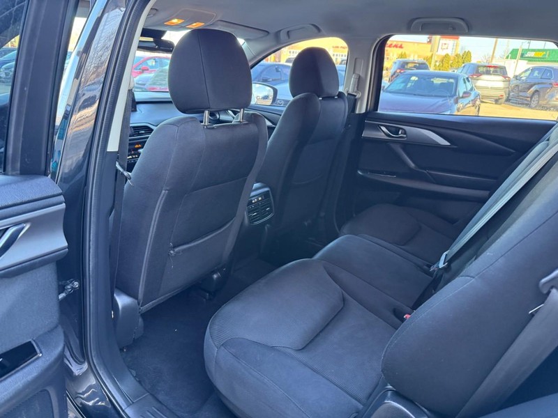 Mazda CX-9 Vehicle Image 12