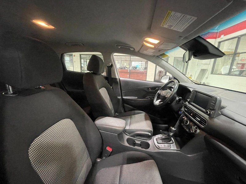 Hyundai Kona Vehicle Image 03