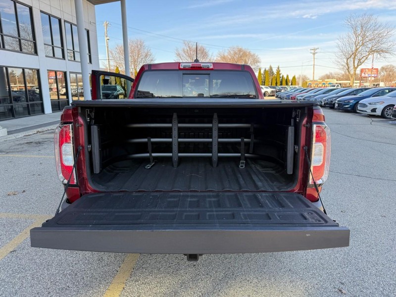 GMC Canyon Vehicle Image 13