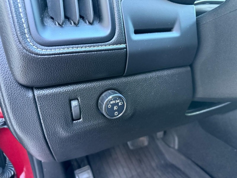 GMC Canyon Vehicle Image 18