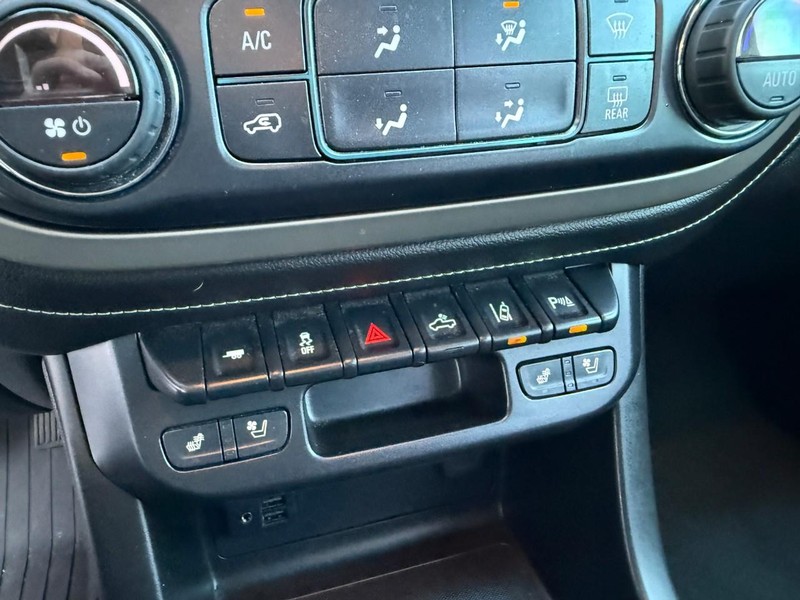 GMC Canyon Vehicle Image 27