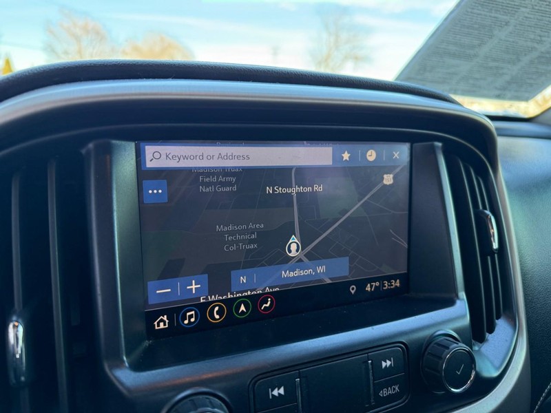 GMC Canyon Vehicle Image 30