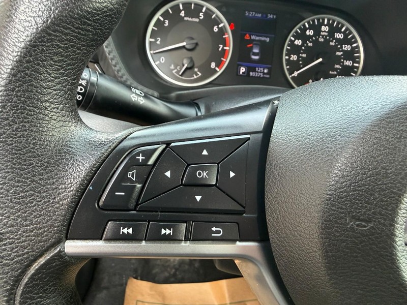 Nissan Sentra Vehicle Image 20