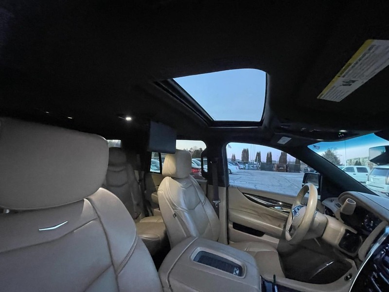 Cadillac Escalade Vehicle Image 04