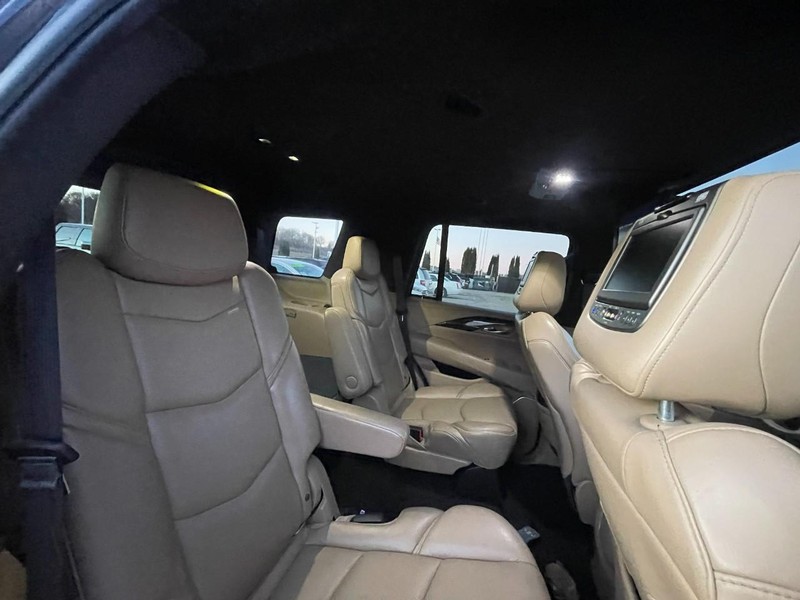Cadillac Escalade Vehicle Image 07