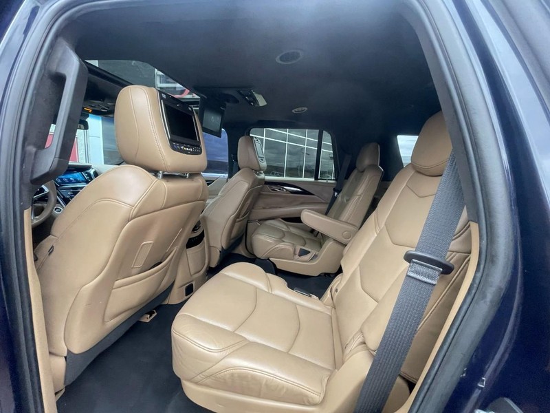 Cadillac Escalade Vehicle Image 10